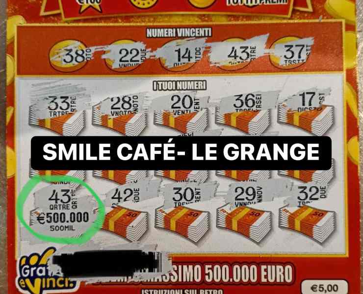 Il biglietto vincente del Gratta e Vinci (dal profilo Facebook del bar Smile Cafè)