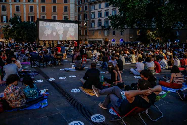 Cinema in piazza a Roma