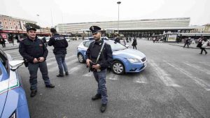 Controlli della Polizia a Roma Termini