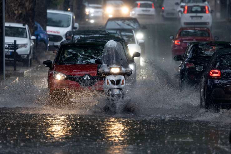 Temporale a Roma (Immagine di archivio)