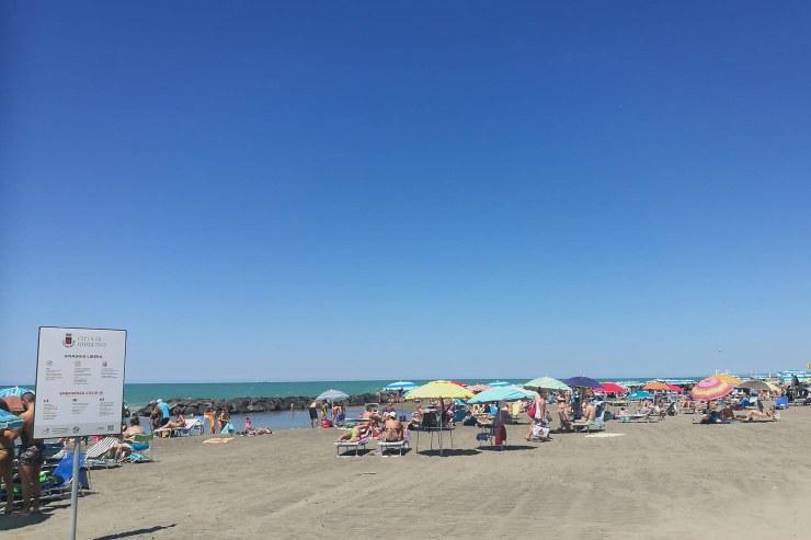 Spiaggia del litorale romano (Immagine di archivio)