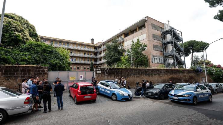 Il centro di prima accoglienza in via Virginia Agnelli dove è svolto l'interrogatorio davanti al Gip del 17enne accusato di aver ucciso la sua coetanea Michelle Maria Causo