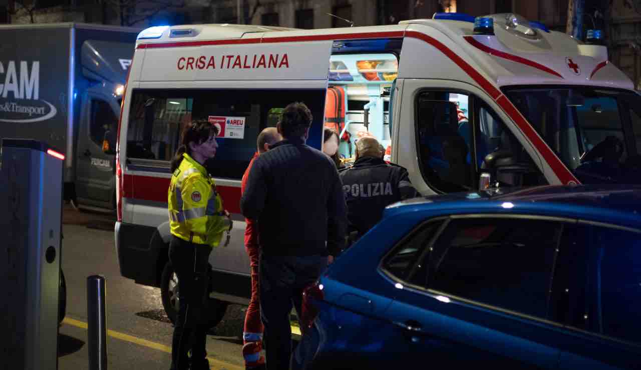 Accoltellato a Roma mentre passeggiava con la fidanzata