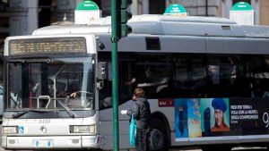 Sciopero dei mezzi pubblici alla stazione Termini (Immagine di repertorio)