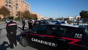 Uomini della Polizia di Stato e della Polizia di Roma Capitale in azione (Immagine di repertorio)