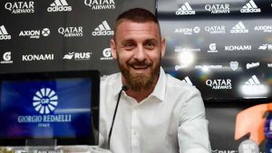 Daniele De Rossi mentre partecipa a una conferenza stampa (Immagine di repertorio)