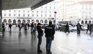 Forze di polizia impiegate nella sicurezza della Stazione Termini di Roma (Immagine di repertorio)