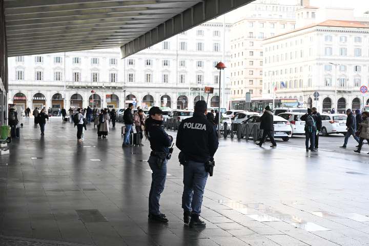 Forze di polizia impiegate nella sicurezza della Stazione Termini di Roma (Immagine di repertorio)