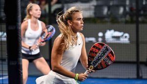 Le atlete spagnole Xenia Clasca Vidiella (S) e Patricia Martinez Fortun (D) in azione durante un match del torneo femminile Bnl Italy Major Premier Padel di Roma