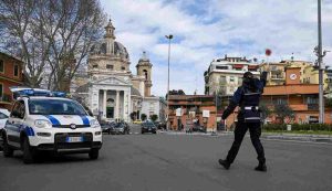 Controlli della Polizia Municipale a Roma (Immagine di repertorio)