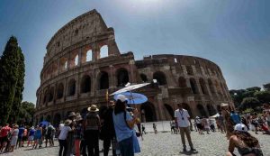 Turisti al Colosseo