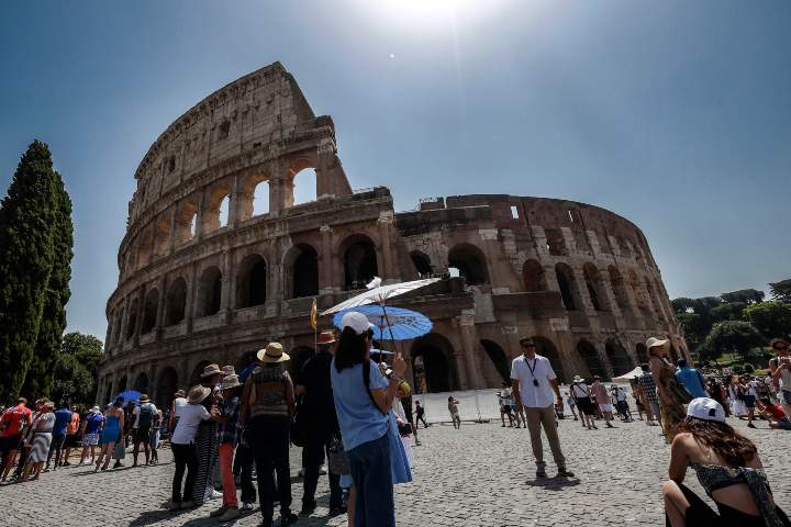 Turisti al Colosseo