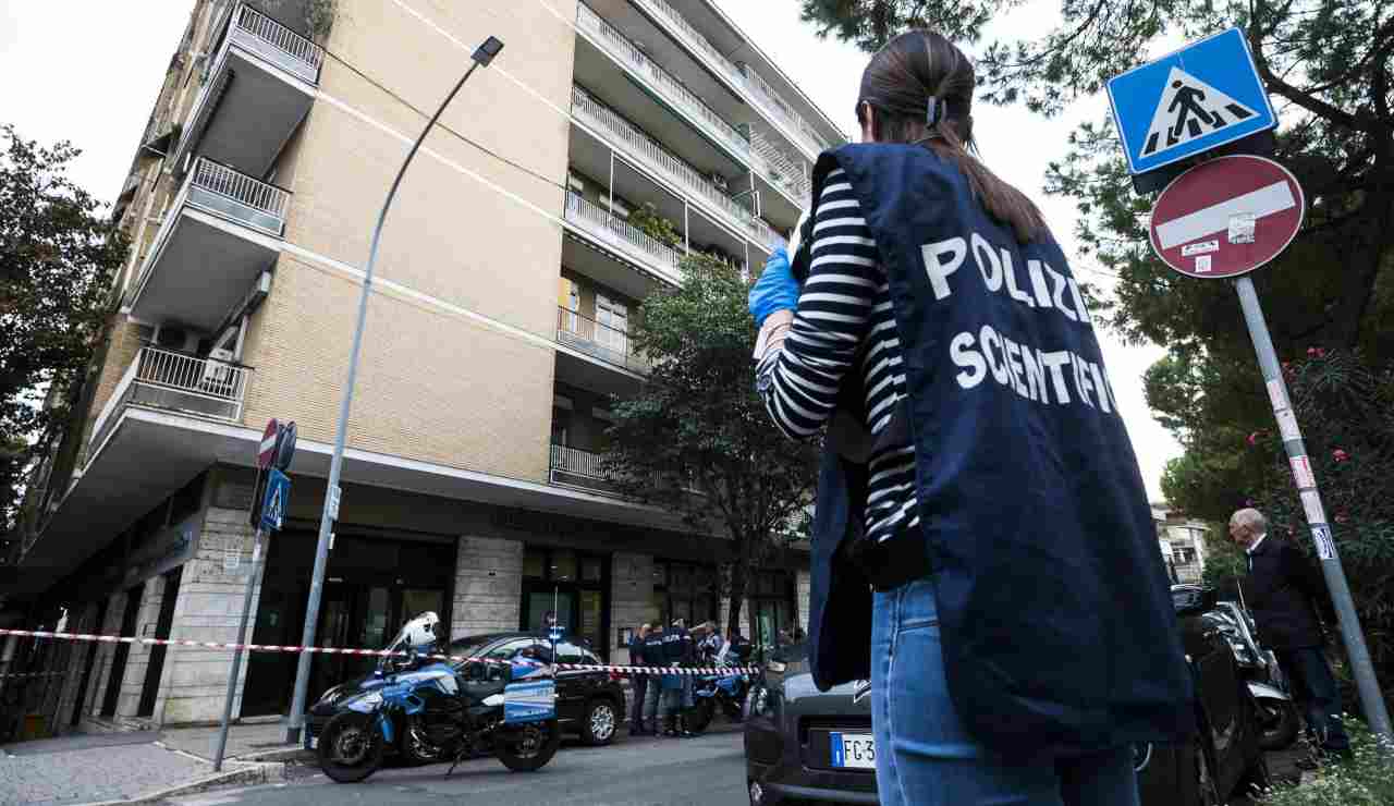 Furto con spaccata banca in via Nomentana a Roma