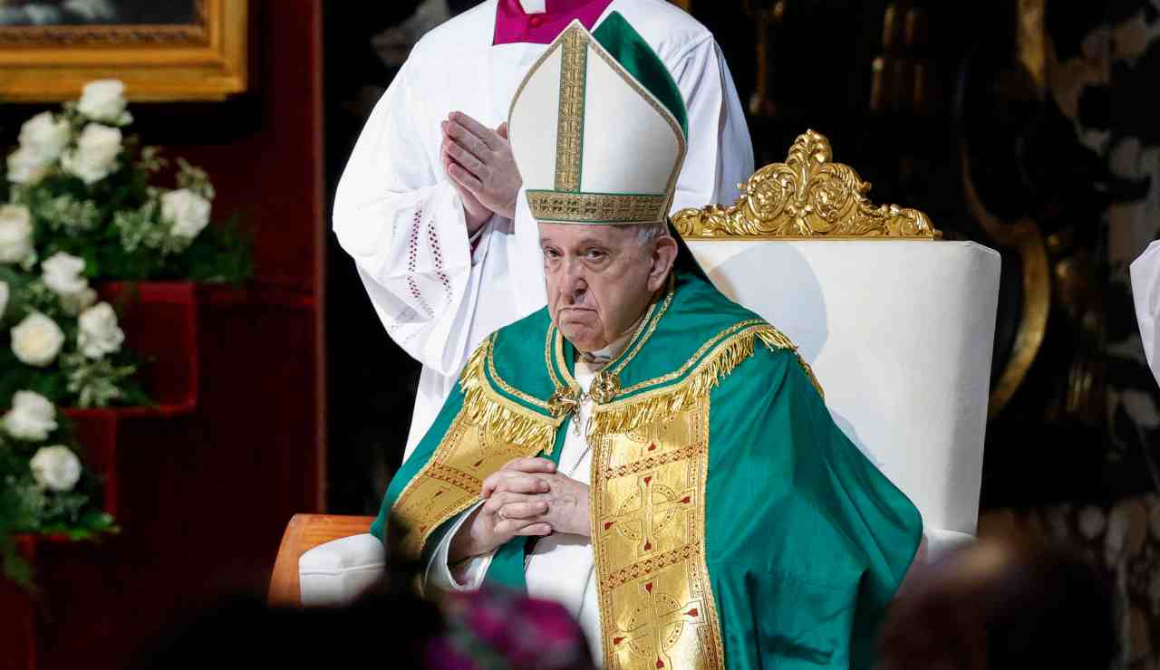 Papa Francesco officia la Santa Messa a San Pietro. Immagine repertorio