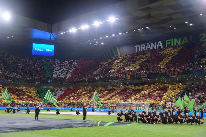 L'Air Albania Stadium nella finale della UEFA Europa Conference League (Foto dal profilo Facebook dell'AS Roma)