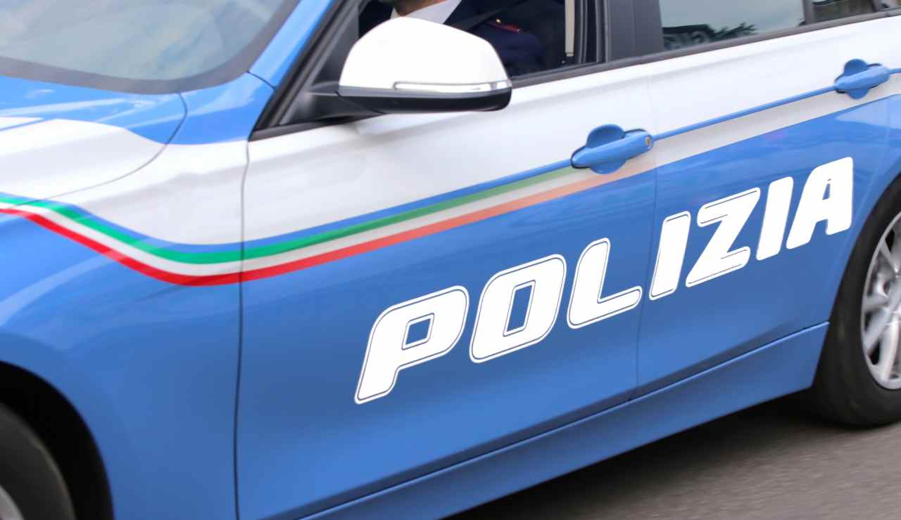 Rissa tra adolescenti in piazza del Sacrario a Viterbo