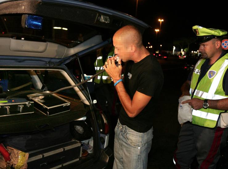 controlli polizia etilometro