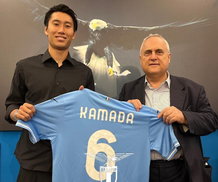 Daichi Kamada con Claudio Lotito, presidente della SS Lazio