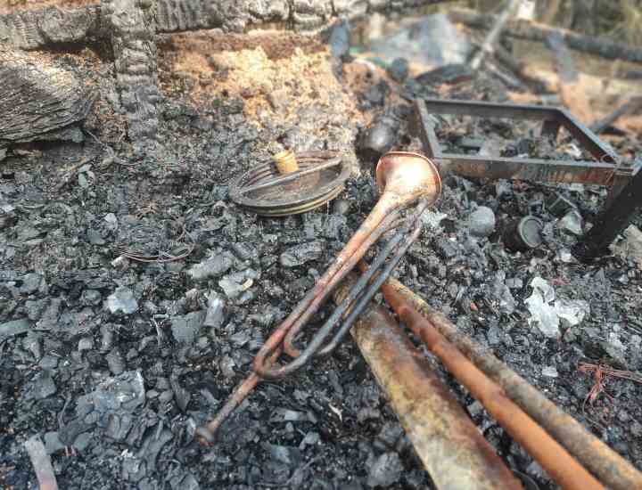 Altre immagini dell'incendio dell'Asilo nel Bosco