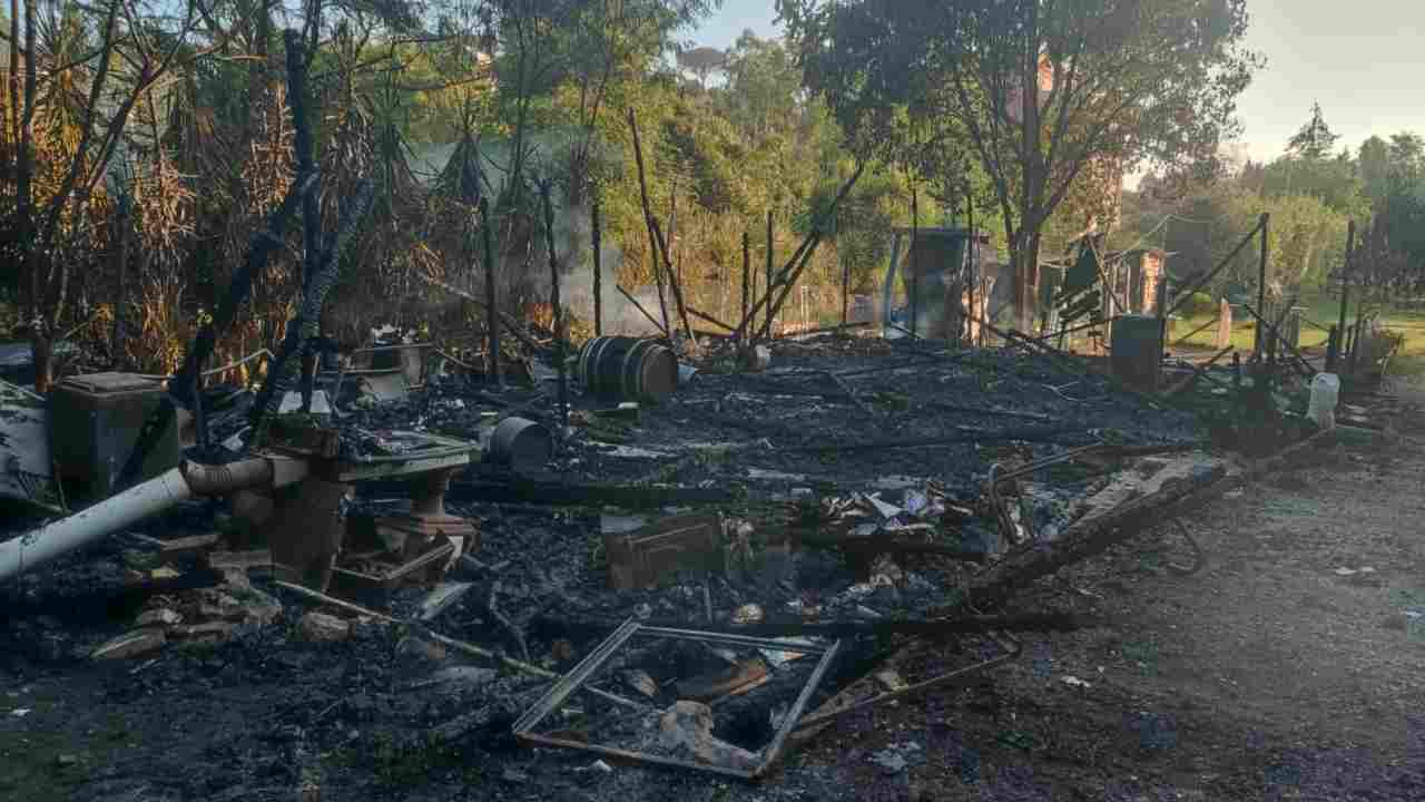 Le macere dopo l'incendio della Fattorietta del Bosco. Fonte: Facebook.com, pag. Arci Roma