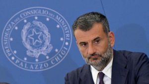 Il presidente dell'Anci Antonio Decaro (Immagine di repertorio)