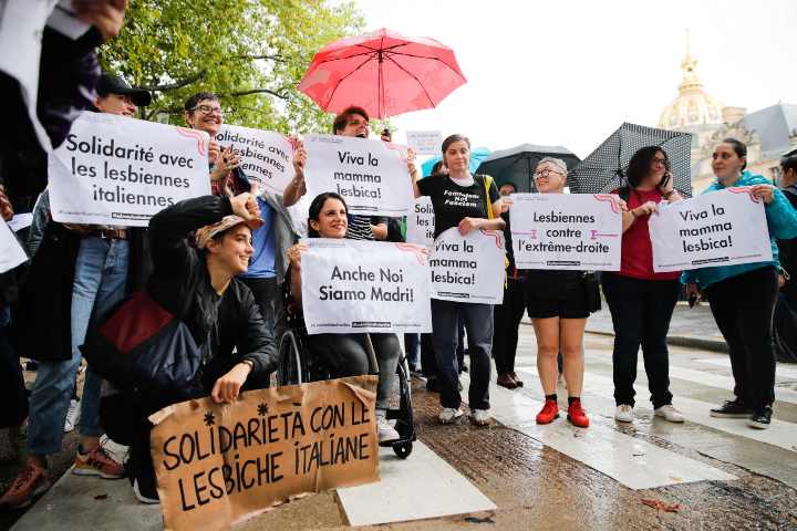 Dimostrazione di protesta a Parigi contro le politiche anti-LGBT del Governo Meloni, 28 luglio 2023