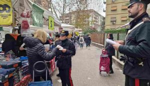 Gli agenti della Polizia di Stato del Commissariato di Roma-Primavalle a lavoro nel quartiere (Immagine di repertorio)