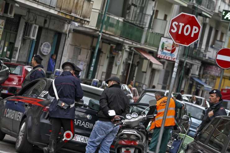 Controlli dei Carabinieri a Napoli (Immagine di repertorio)