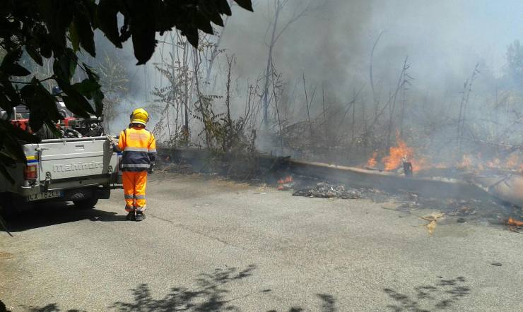 Incendio a Ponte Mammolo, Roma (Immagine di repertorio)