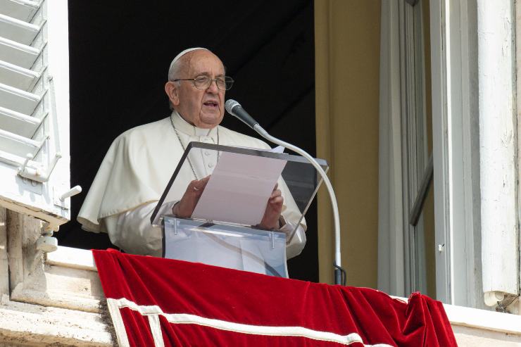 Papa Francesco durante la preghiera dell'Angelus il 27 agosto 2023