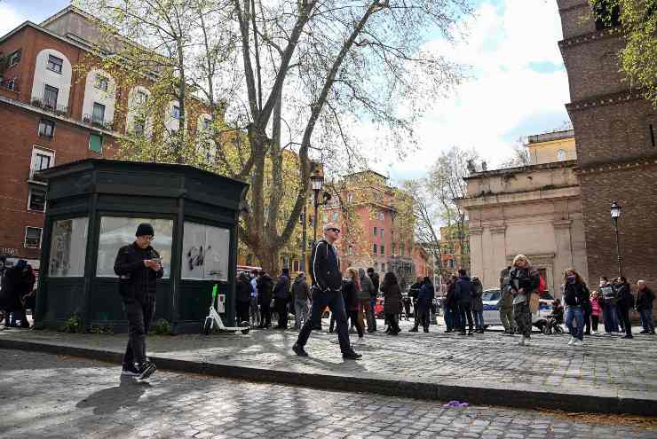 Il chiosco ex Punto Informativo Turistico di Piazza Sonnino (Immagine di repertorio)