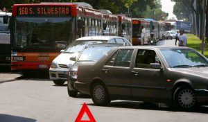 Roma, incidenti sulla C.Colombo e traffico in tilt. Roma-CronacaLive.it (1)