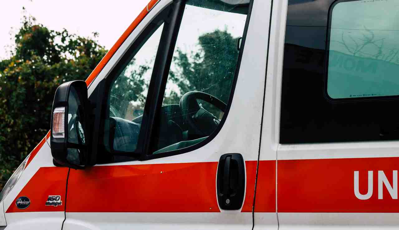 Gambizzato in strada un uomo a Spinaceto