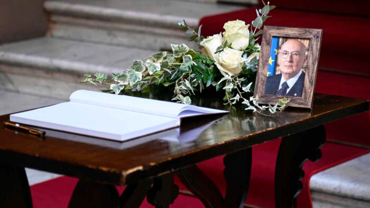 Funerali laici per Giorgio Napolitano: presenti anche l’ambasciatore russo