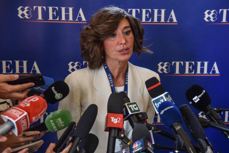 Il ministro Anna Maria Bernini alla terza giornata del Forum Ambrosetti di Cernobbio