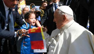 Papa Francesco in Mongolia: "Il vero progresso non sta negli armamenti"