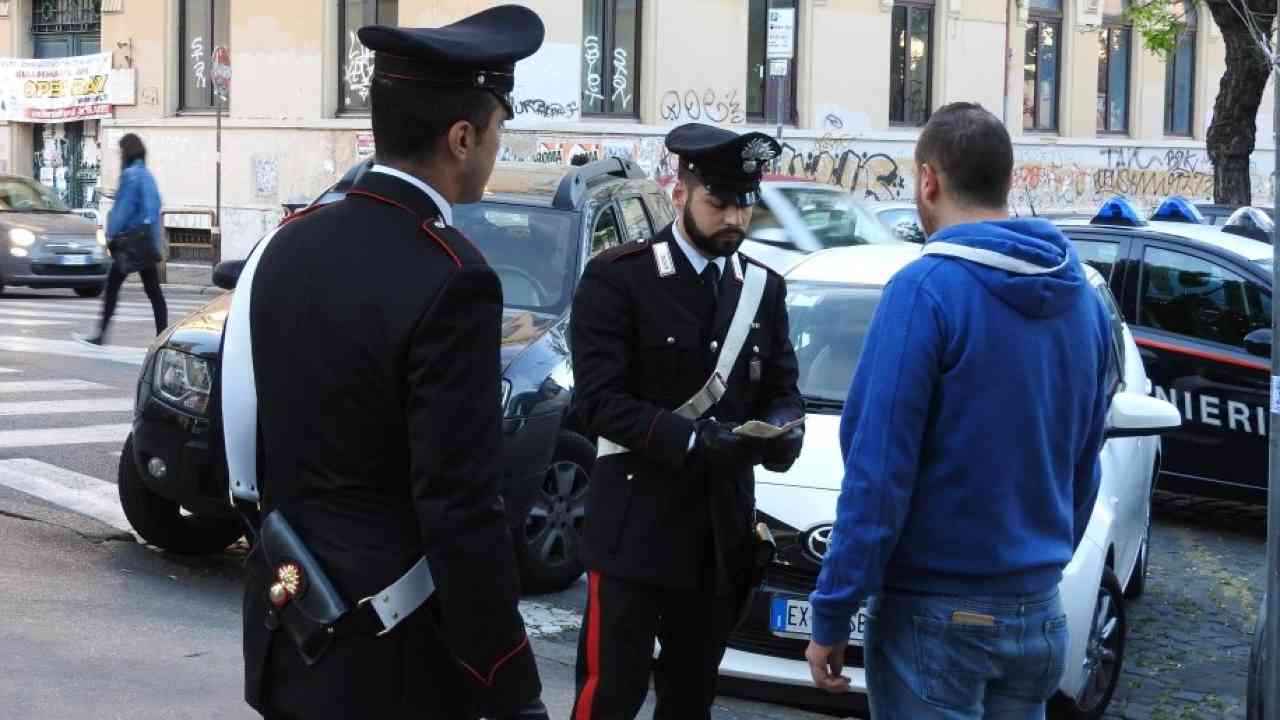 Latitante scoperto in piazza Vittorio