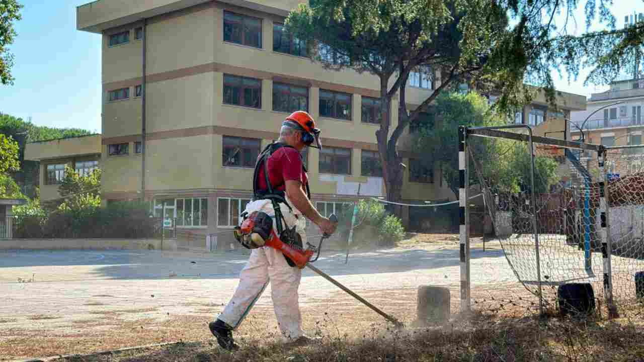 Roma, piano Scuole Pulite. Fonte Facebook.com, pag. Roberto Gualtieri Sindaco