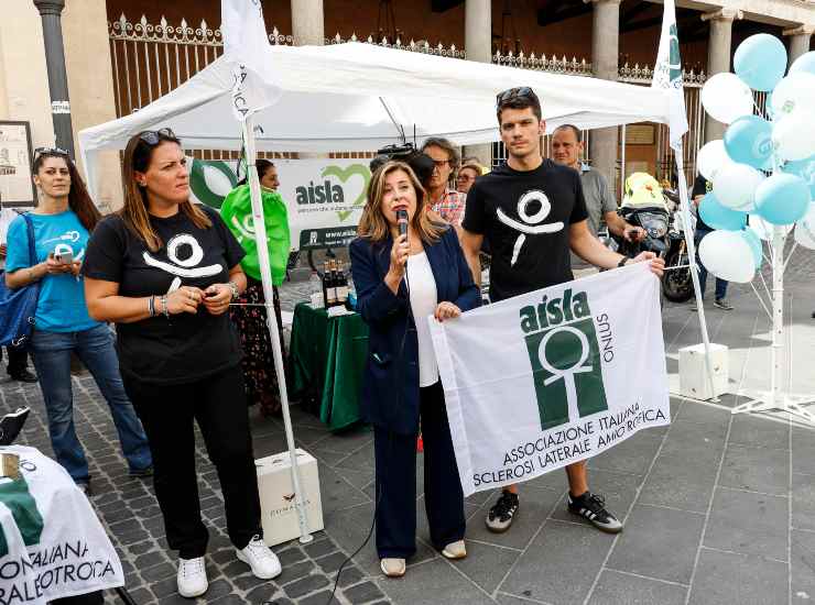 Roma, piazza San San Lorenzo in Lucina, 17 settembre 2023: XVI Giornata Nazionale della SLA, lotta alla sla