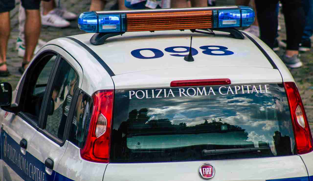 La Polizia di Roma Capitale ha salvato un 26enne che voleva lanciarsi dal Ponte delle Valli a Roma