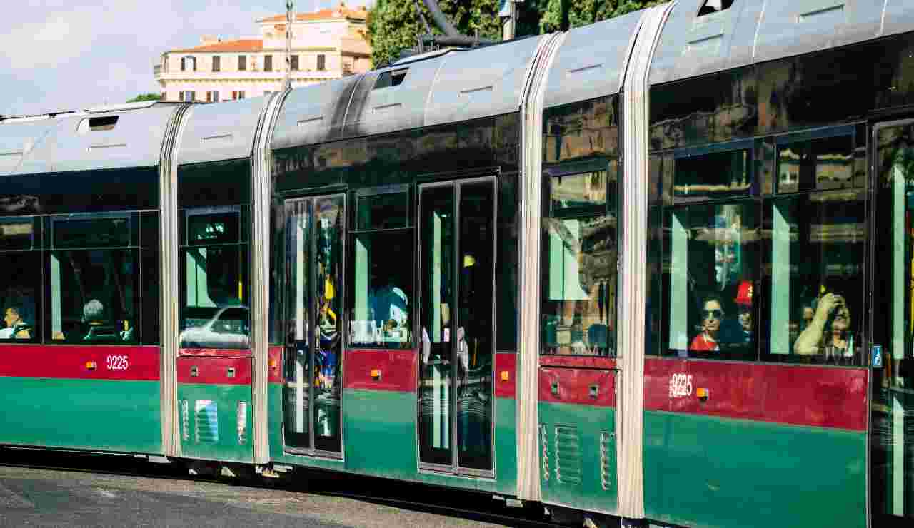 Bus sostitutivi sul tratto della linea tram 8 a Roma per problemi di tensione elettrica