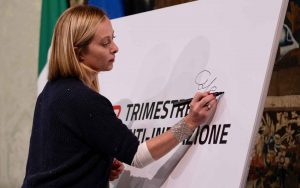 La presidente del Consiglio Giorgia Meloni, in occasione della firma del Patto sul Trimestre tricolore a palazzo Chigi