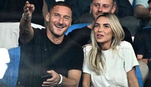 Totti e Noemi al Brancaccio per Pio e Amedeo