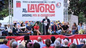 Il segretario generale della CGIL, Maurizio Landini, interviene all'assemblea delle delegate e dei delegati, verso la manifestazione del 7 ottobre, nell'ambito della festa del tesseramento della CGIL Roma e Lazio a Roma, 22 settembre 2023