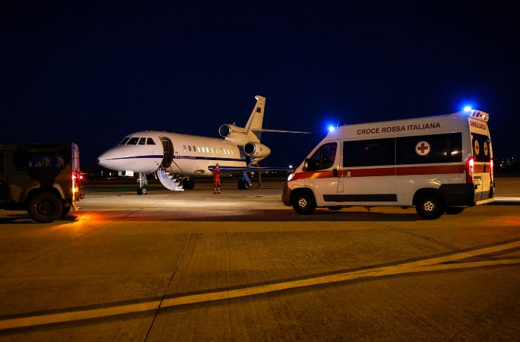 Velivoli Falcon 900 del 31 Stormo Aeronautica Militare durante un trasporto sanitario (Immagine di repertorio)
