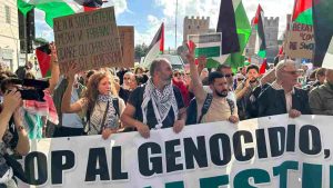 Un momento della manifestazione contro la guerra in Palestina, a Roma, 28 Ottobre 2023