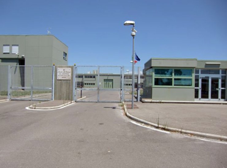 L'ingresso del carcere di Oristano (Foto dal sito del Ministero della Giustizia)