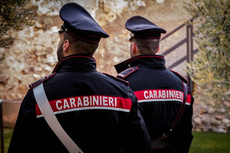 Carabinieri in servizio (Foto dal profilo Facebook di Carabinieri)