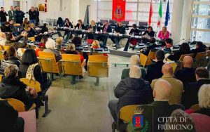 Un momento del convegno durante l'evento pubblico "Fermiamo il femminicidio", organizzato dal comune di Fiumicino in collaborazione con l'Associazione "Donne per la Sicurezza" (Foto dal profilo Facebook di Mario Baccini)