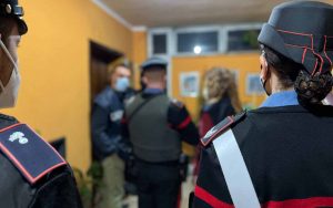 I carabinieri del Comando Provinciale di Roma nel momento della notifica dell'ordinanza di custodia cautelare in carcere a Giuseppe Molisso per l'omicidio di Selavdi Shelaj